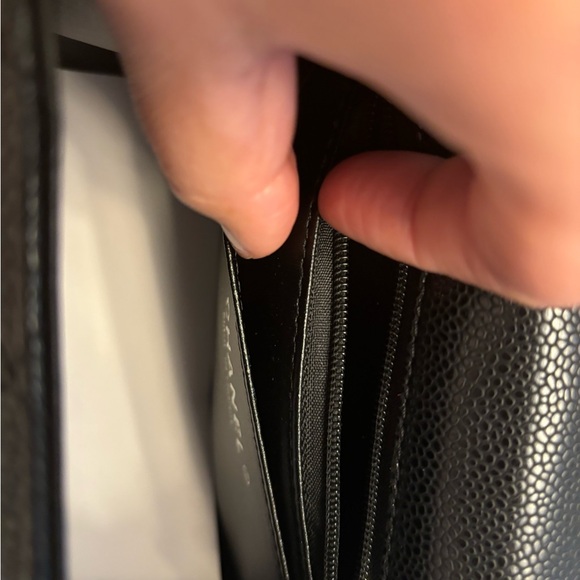 Discounted!!Black Quilted Crossbody Bag - Picture 6 of 9